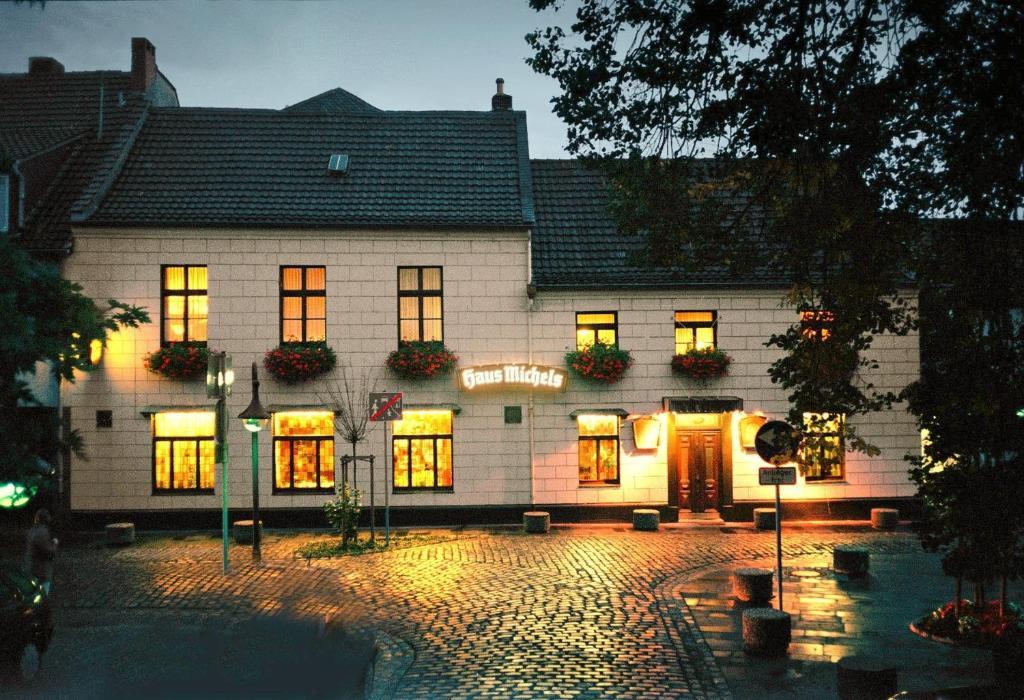 Michels Garni Hotel
